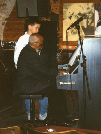 Junior Mance p, Julius Melhardt